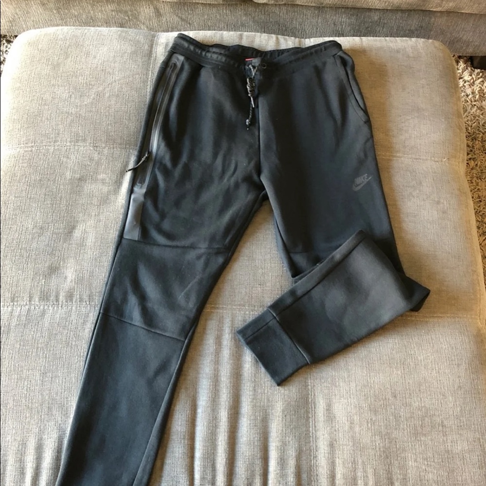 SOLD! Men's Nike Tech Fleece Jogger Pant